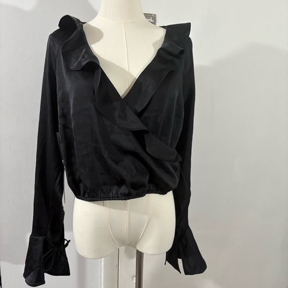 Aritzia Wilfred Spartina Black Ruffle V Neck Blouse Bell Sleeve Sz L Boho Fairy - Picture 1 of 11